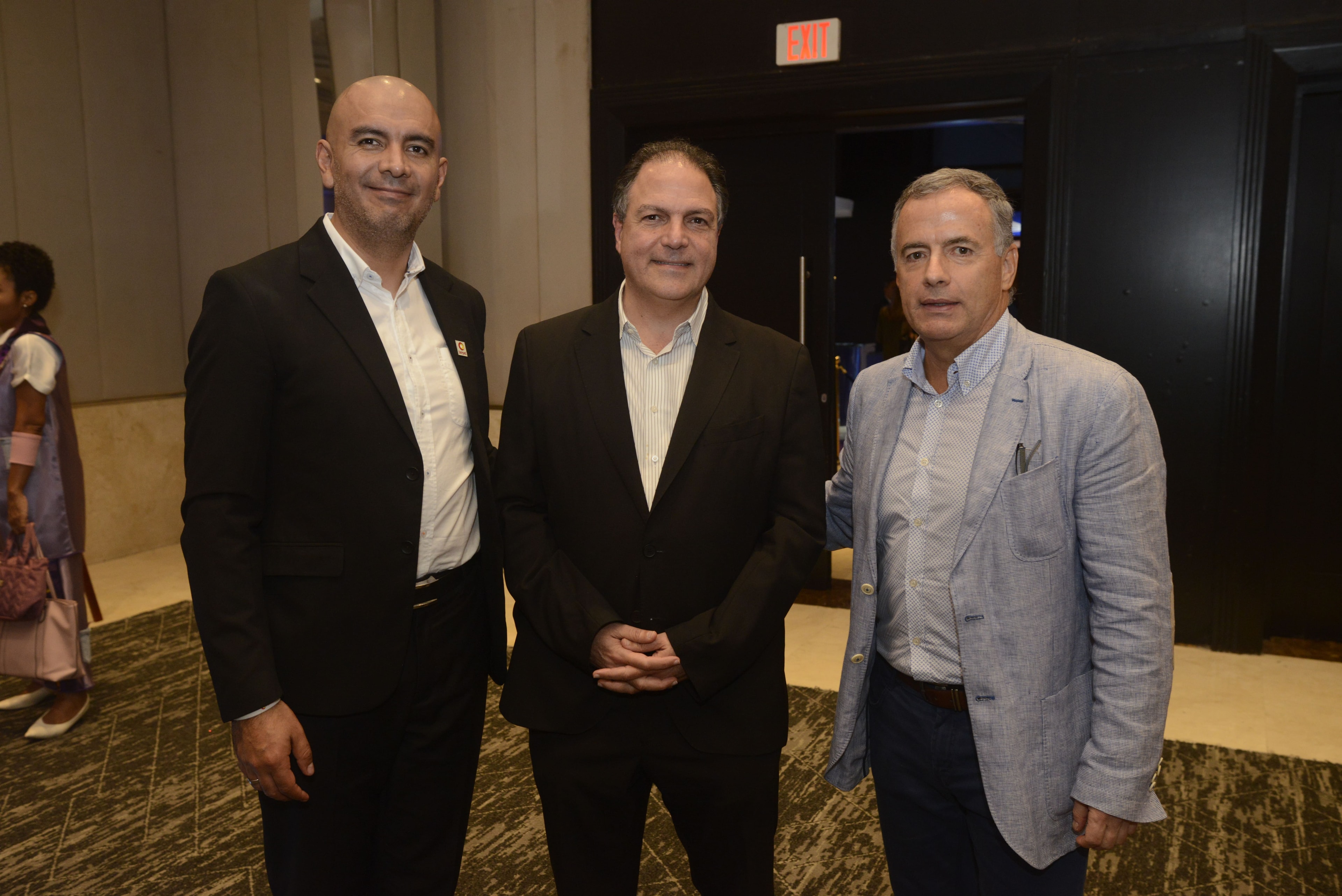 CEOs y directivos en el Cóctel de Networking WISSLatam 2026