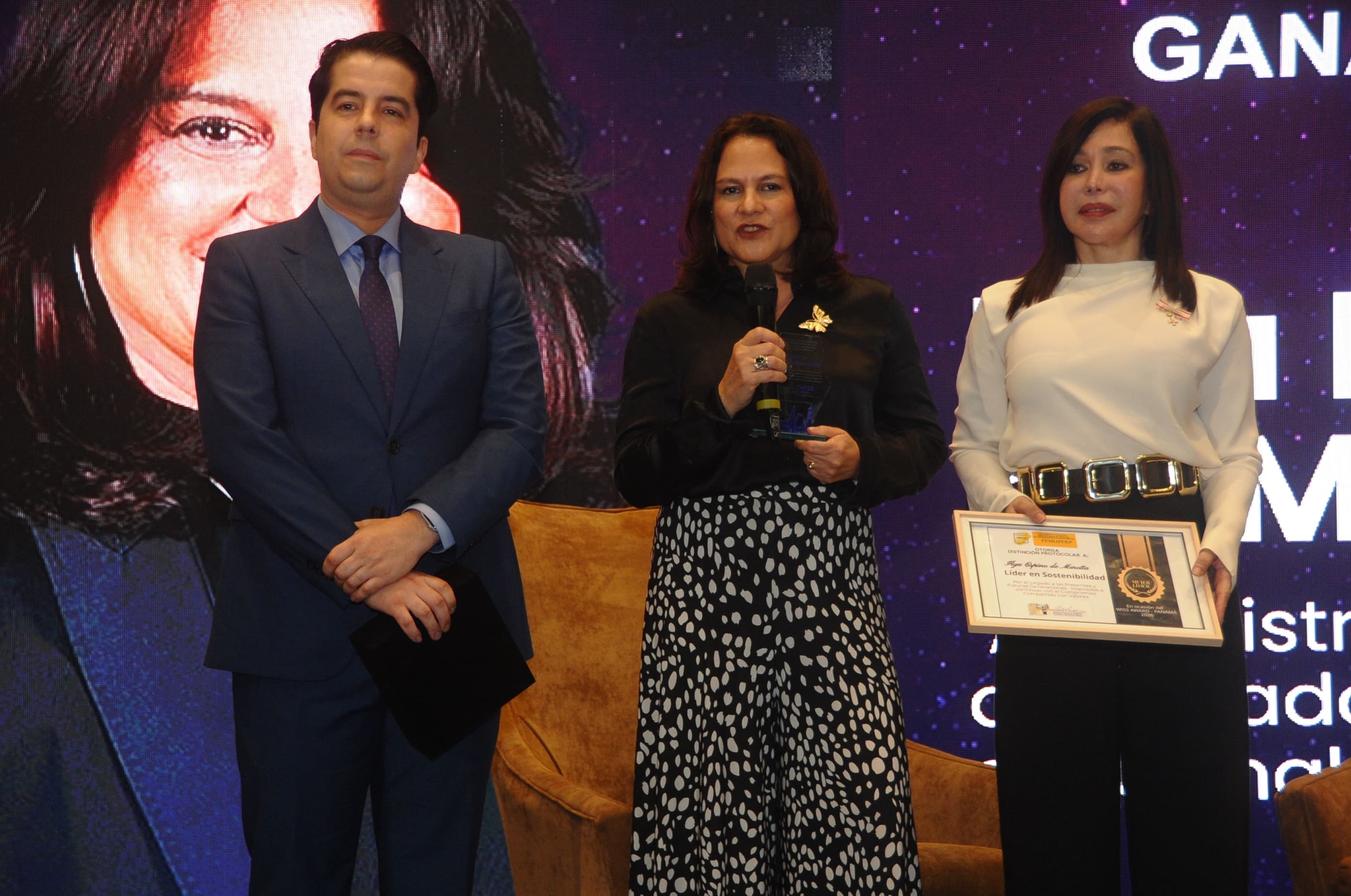 Ganadora Ilya Espino de Marotta — Líder en Sostenibilidad WISSLatam Awards 2026