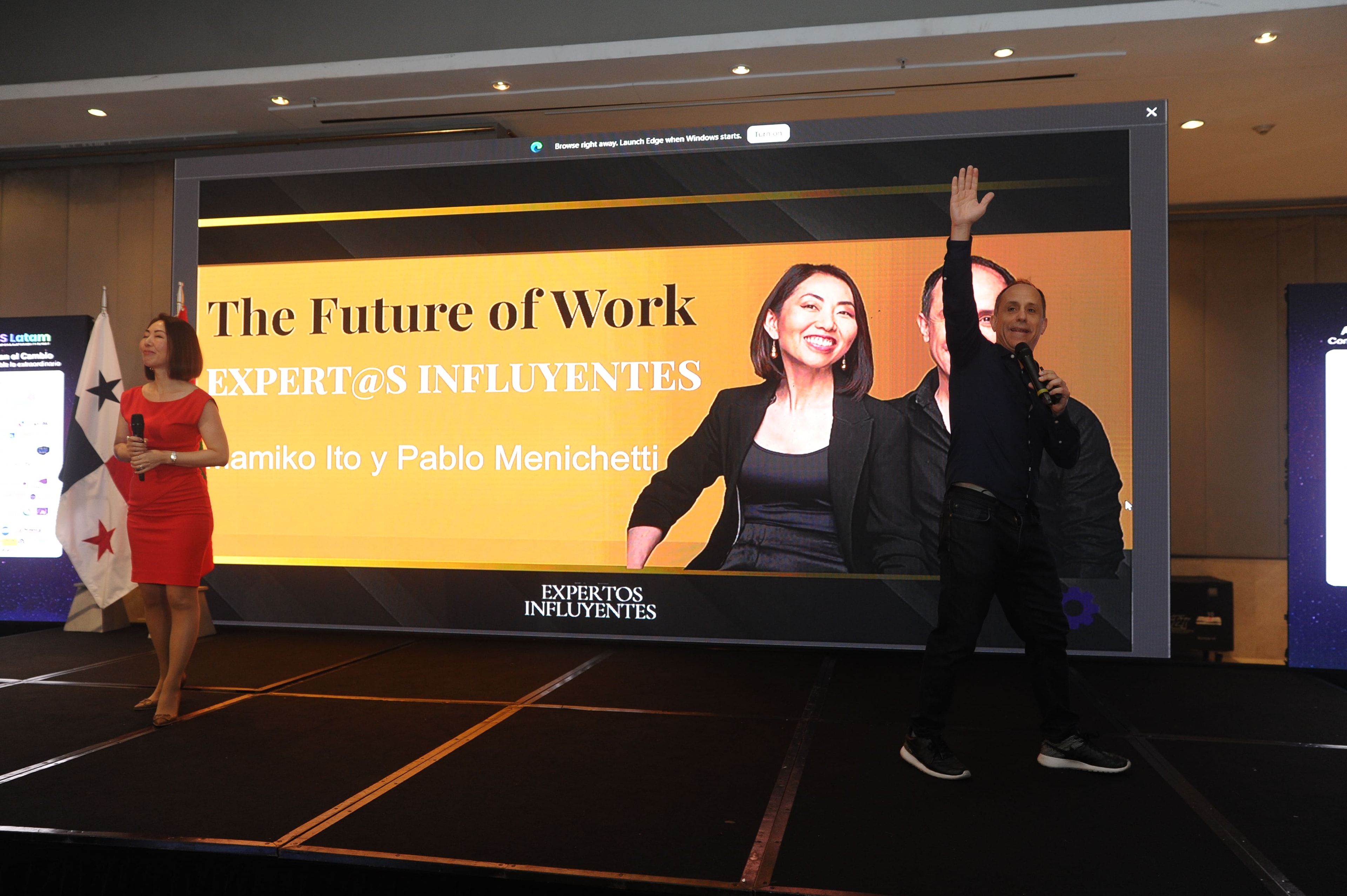 Mamiko Ito y Pablo Menichetti presentando "The Future of Work – Expertos Influyentes" en el Foro Empresarial WISS Latam 2026